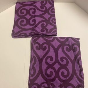 NWT  Square Pillow Cover Set For 2 Pieces New